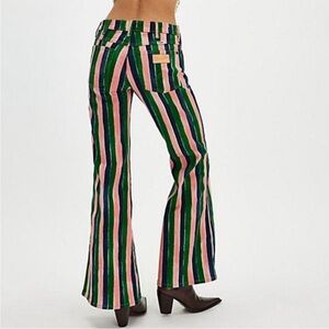 Wrangler Stripe Wanderer 622 Mid-Rise Flare Jeans
Size 26X30